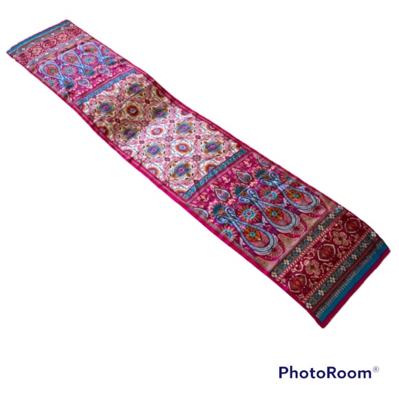 SOLD 🤩 Vntg Oscar de la Renta Silk Floral Scarf - Picture 5 of 11